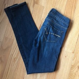 Bullhead Dark Wash Blue Jeans